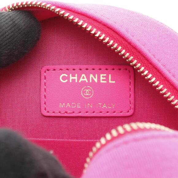 CHANEL Pink Logo Shoulder Bag - Picture 4 of 8